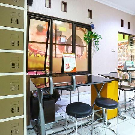 Pondok Backpacker Malang Exterior foto