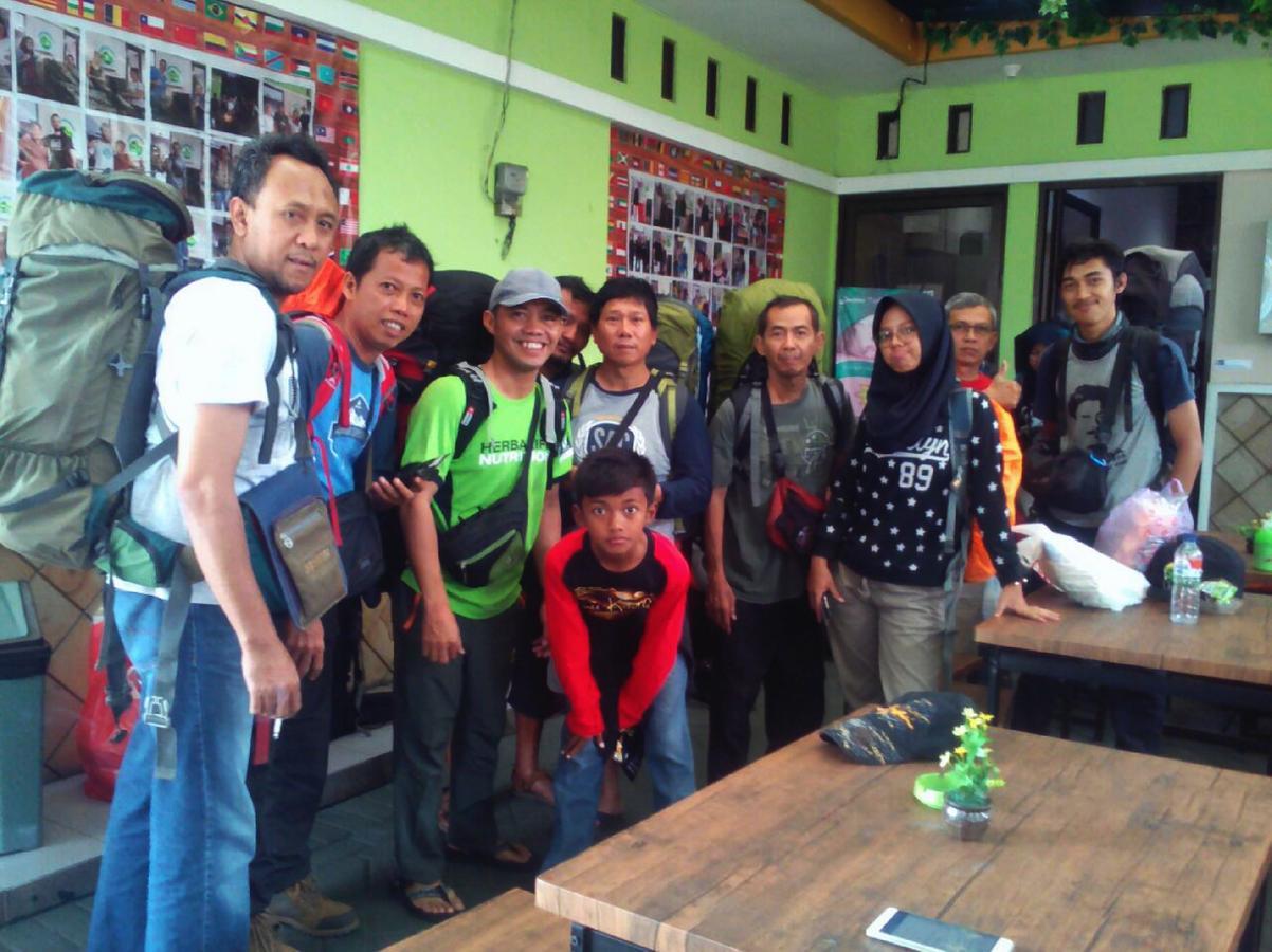 Pondok Backpacker Malang Exterior foto