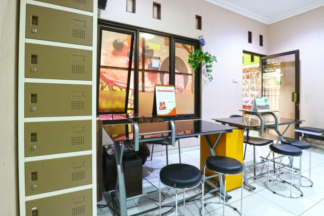 Pondok Backpacker Malang Exterior foto